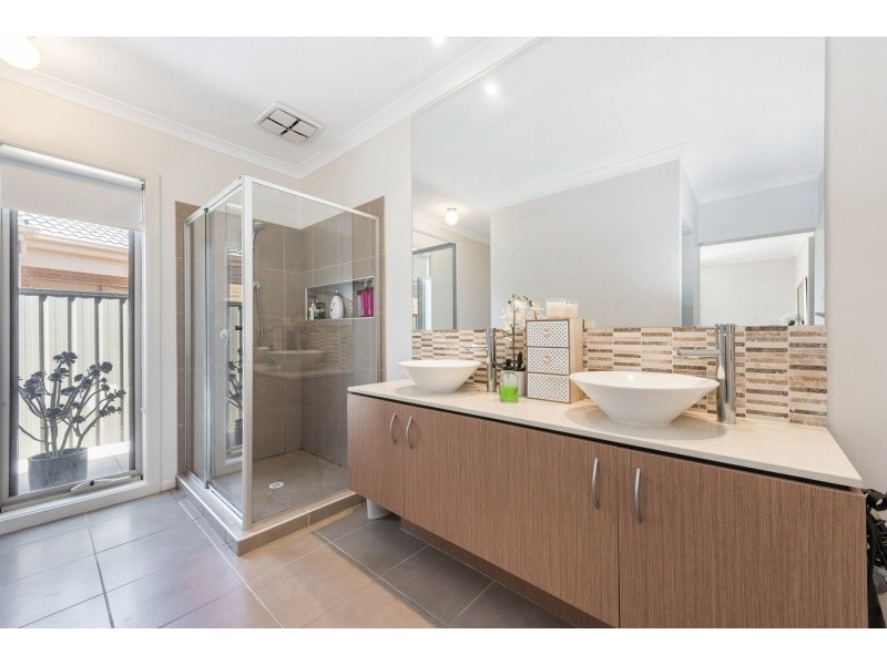 27 Benetti Drive, Lara VIC 3212