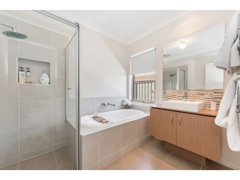 27 Benetti Drive, Lara VIC 3212