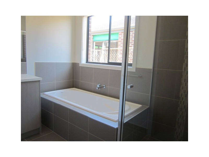 34 Marimba Street, Lara VIC 3212