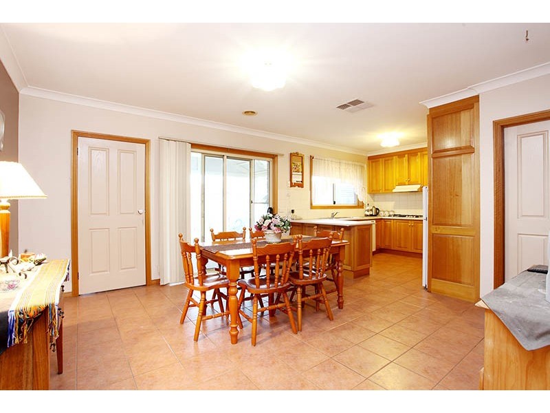 56 Blackbird Circut, Lara VIC 3212