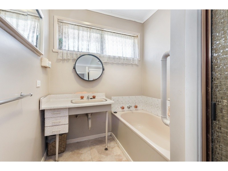 27 Ponds Drive, Lara VIC 3212