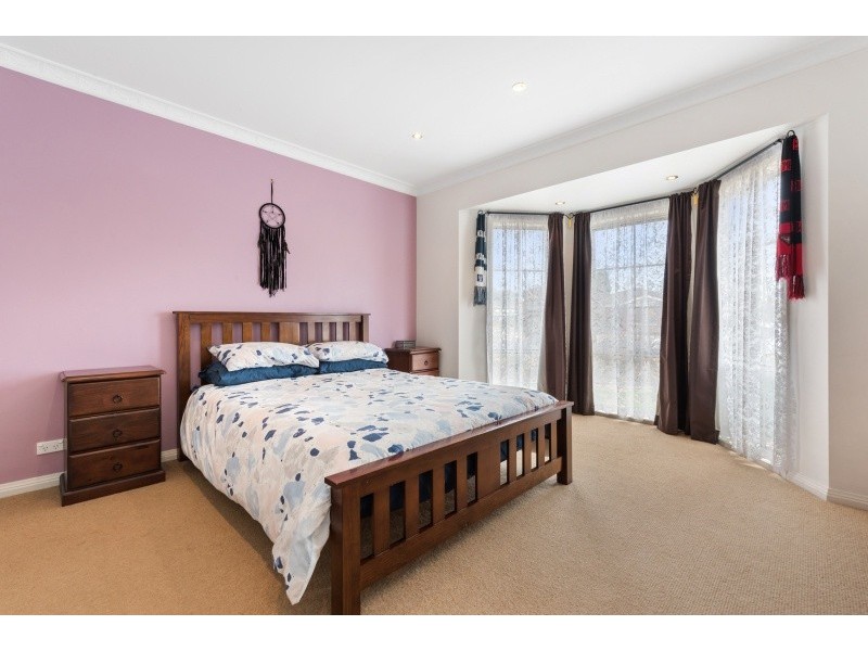 55 Cameron Crescent, Lara VIC 3212