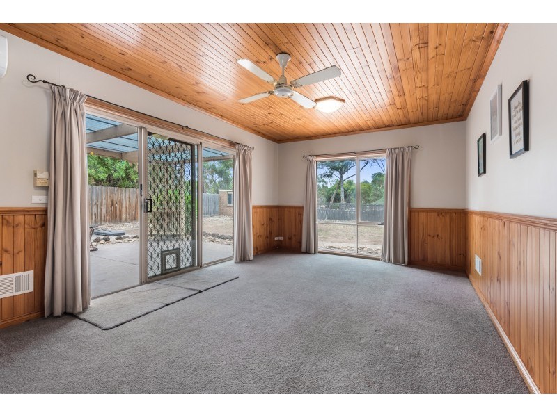 55 Cameron Crescent, Lara VIC 3212