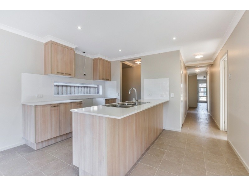 34 Yellow Avenue, Lara VIC 3212
