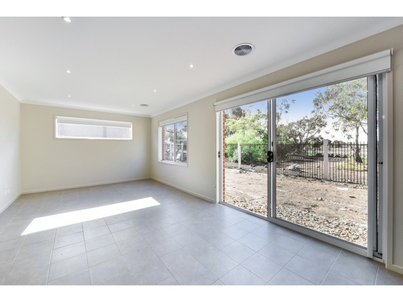 34 Yellow Avenue, Lara VIC 3212