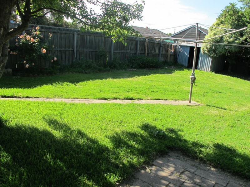 16 Vermont Avenue, Corio VIC 3214