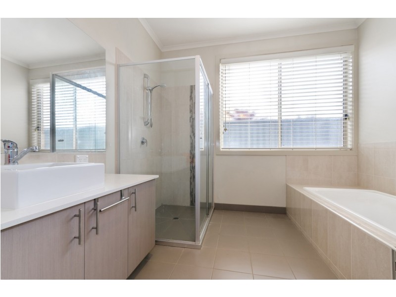 47 Moorhen Drive, Lara VIC 3212