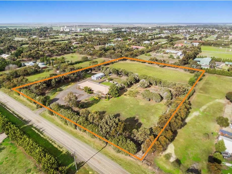 50 Lockyers Road, Lara VIC 3212