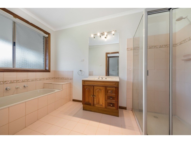 50 Lockyers Road, Lara VIC 3212