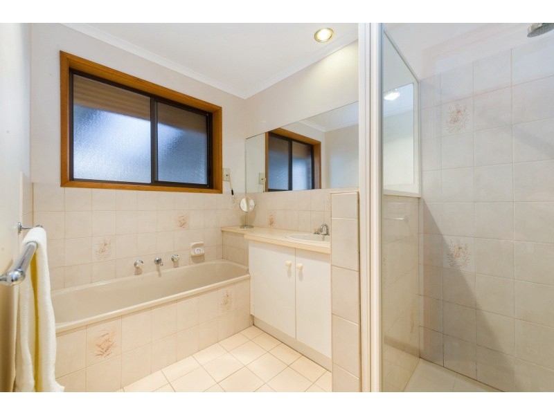 22 Henderson Drive, Lara VIC 3212