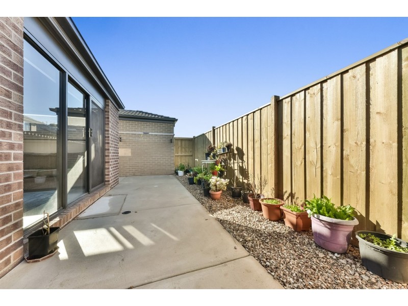 14 Celesta Road, Lara VIC 3212