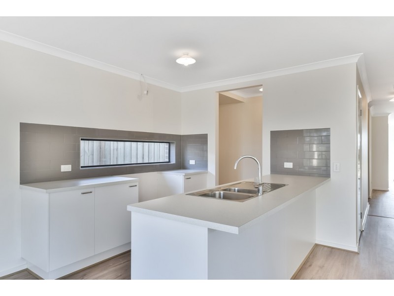 38 Yellow Avenue, Lara VIC 3212