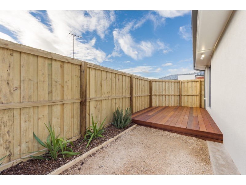 1/4 Melrose Street, Lara VIC 3212