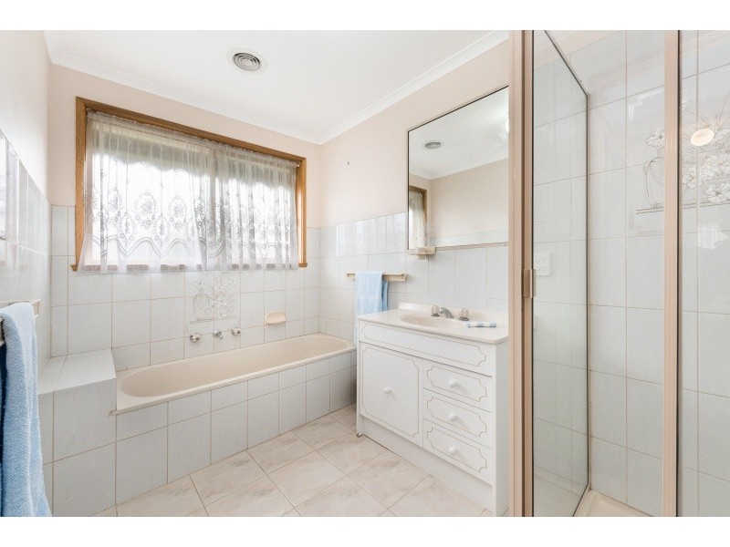 1/1 Richard Drive, Lara VIC 3212