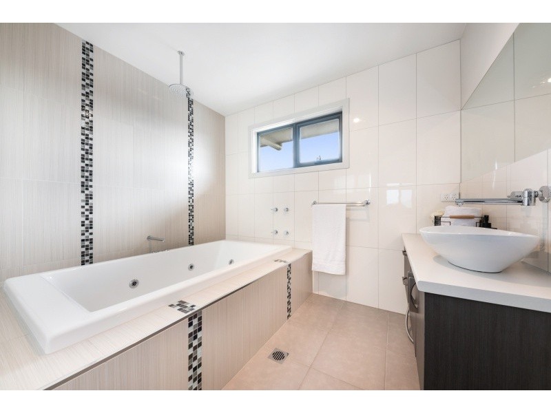 7 Black Duck Court, Lara VIC 3212