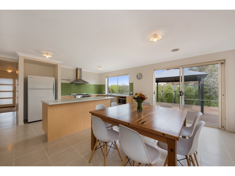 16 Nankeen Avenue, Lara VIC 3212