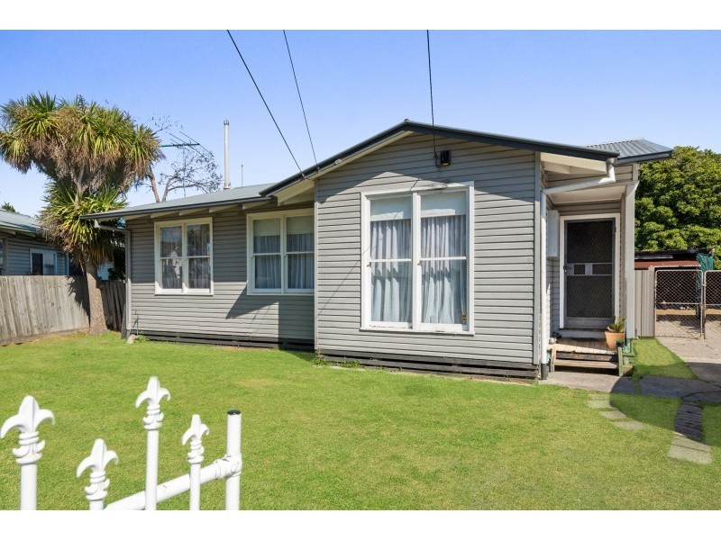 6 Emu Court, Norlane VIC 3214