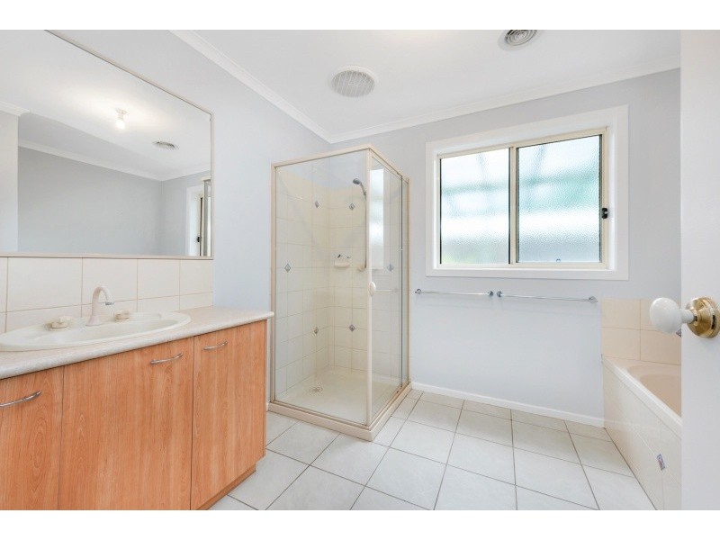 17 Felicity Court, Lara VIC 3212