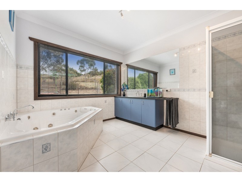 40 McNeill Court, Lara VIC 3212