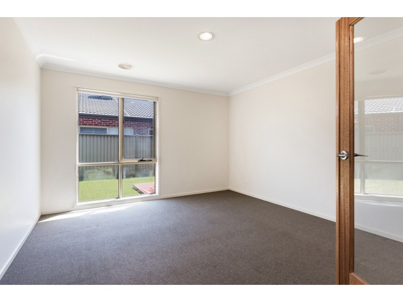 33 Mathieson Place, Lara VIC 3212