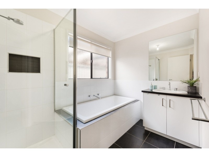 29 Lapwing Drive, Lara VIC 3212