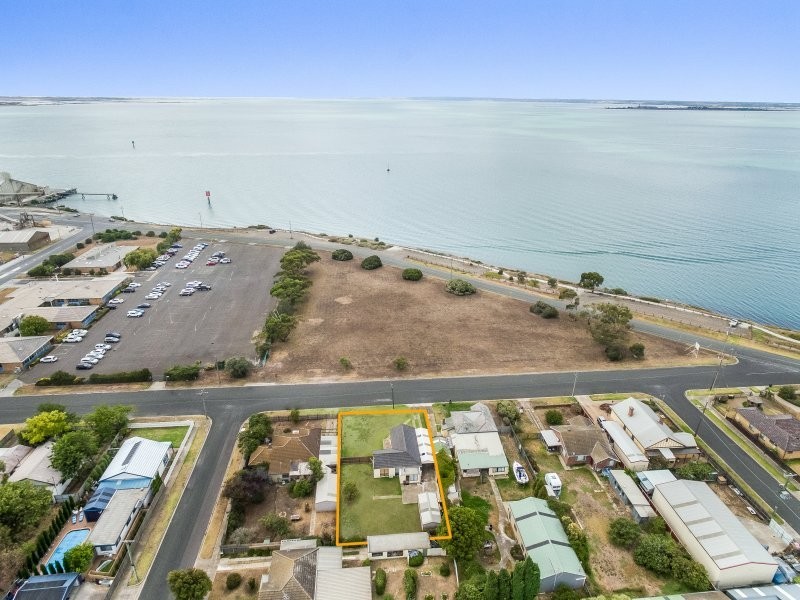 9 Phosphate Road, North Shore VIC 3214