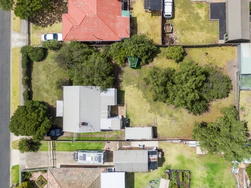 16 Pine Avenue, North Shore VIC 3214