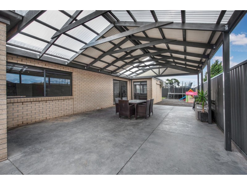 28 Canterbury Road West, Lara VIC 3212