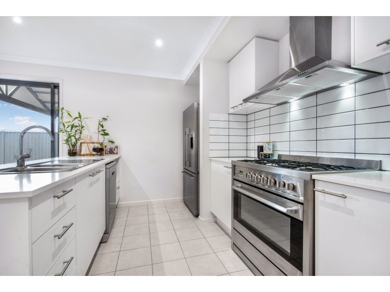 28 Canterbury Road West, Lara VIC 3212