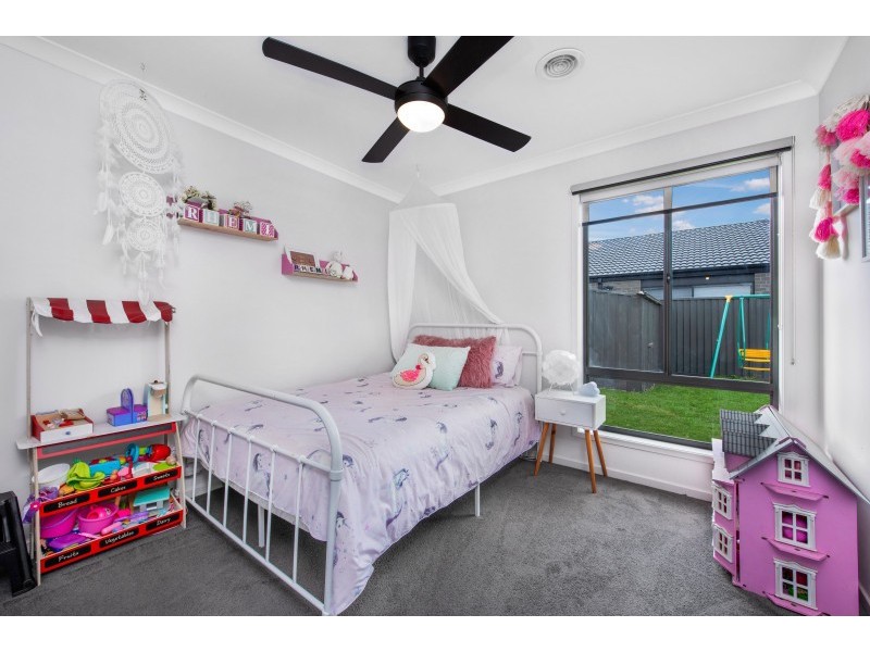 28 Canterbury Road West, Lara VIC 3212