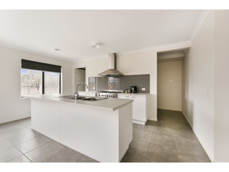 13 Spotted Gum Drive, Lara VIC 3212