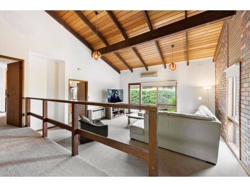 24 Smeaton Close, Lara VIC 3212