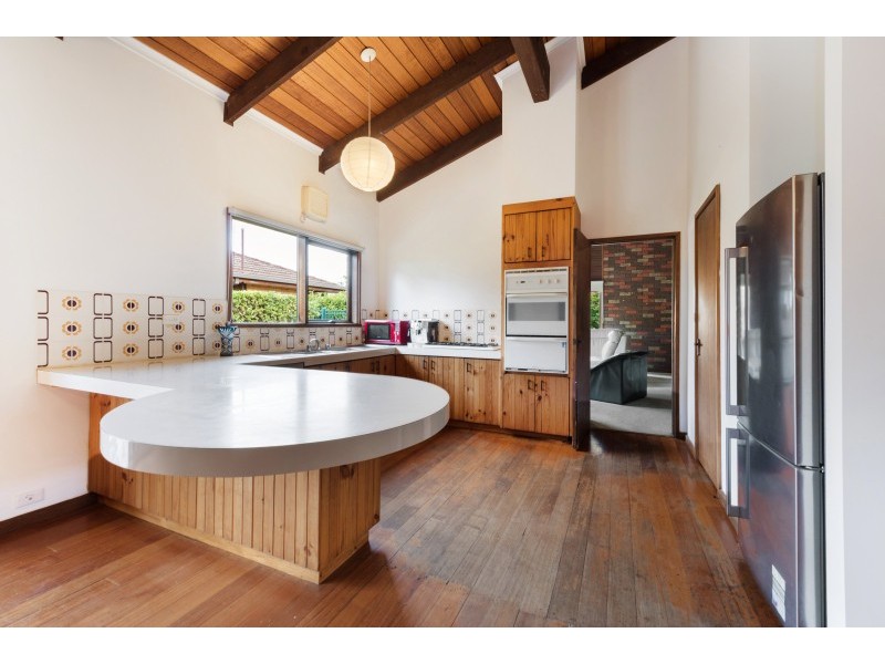 24 Smeaton Close, Lara VIC 3212