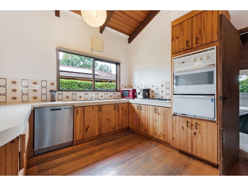 24 Smeaton Close, Lara VIC 3212