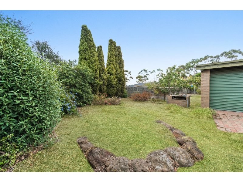 24 Smeaton Close, Lara VIC 3212