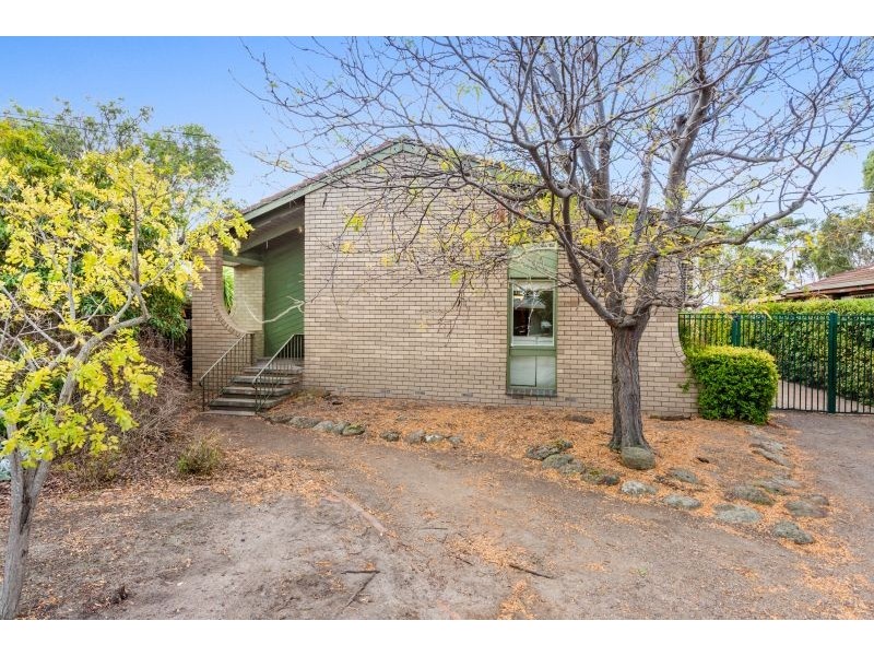 24 Smeaton Close, Lara VIC 3212