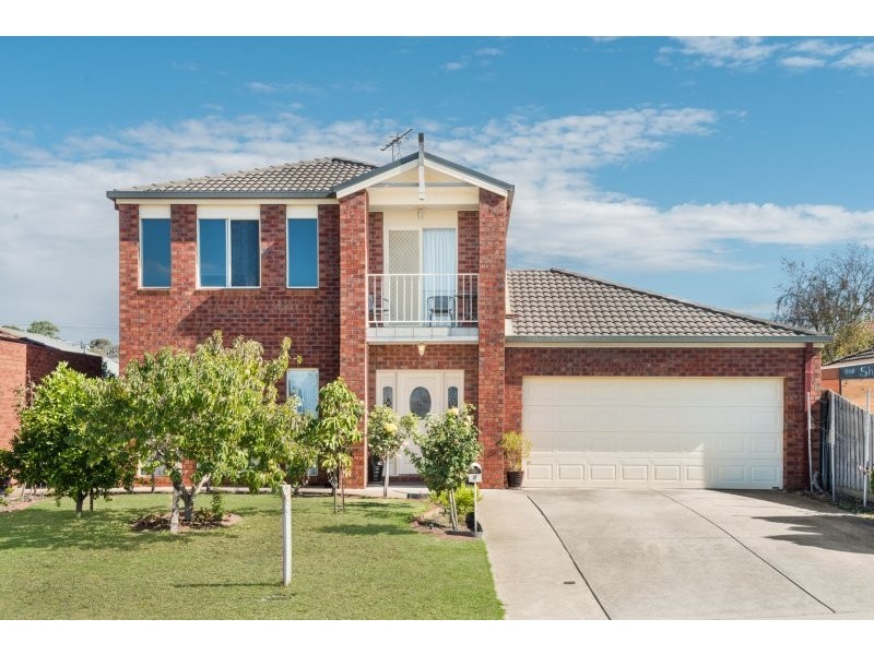 8 Stella Crt, Bell Park VIC 3215