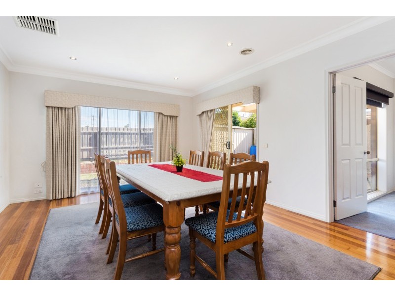 8 Stella Crt, Bell Park VIC 3215
