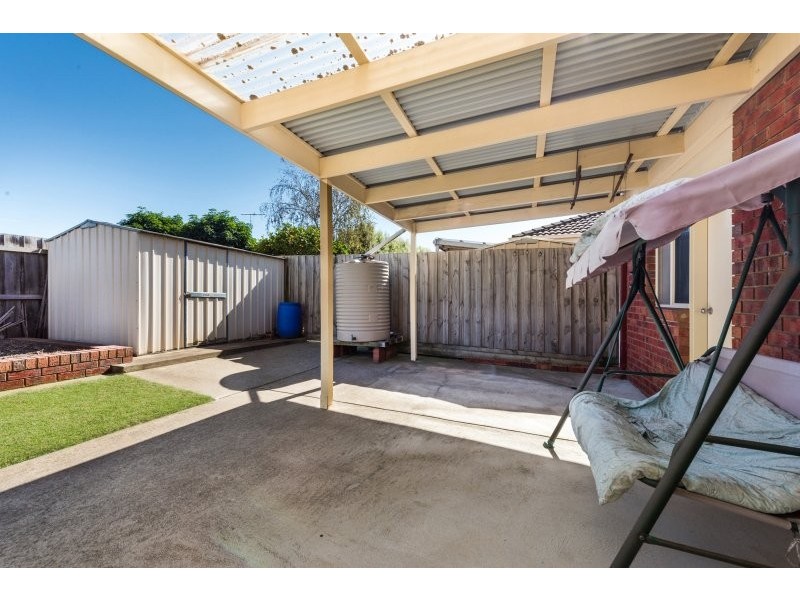 8 Stella Crt, Bell Park VIC 3215