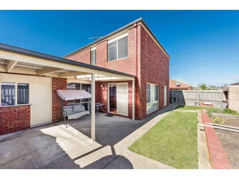 8 Stella Crt, Bell Park VIC 3215