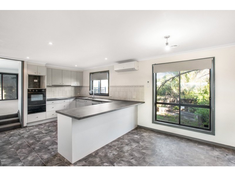 300 Patullos Road, Lara VIC 3212