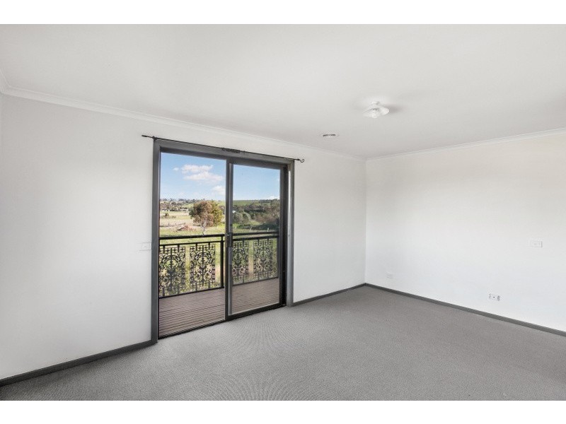 300 Patullos Road, Lara VIC 3212