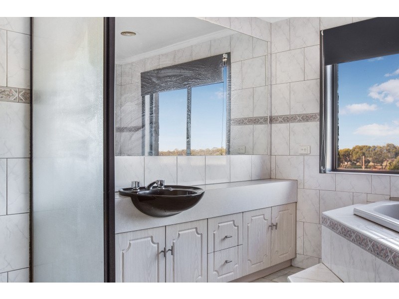 300 Patullos Road, Lara VIC 3212