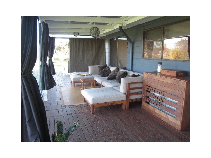 210 William Road, Little River VIC 3211