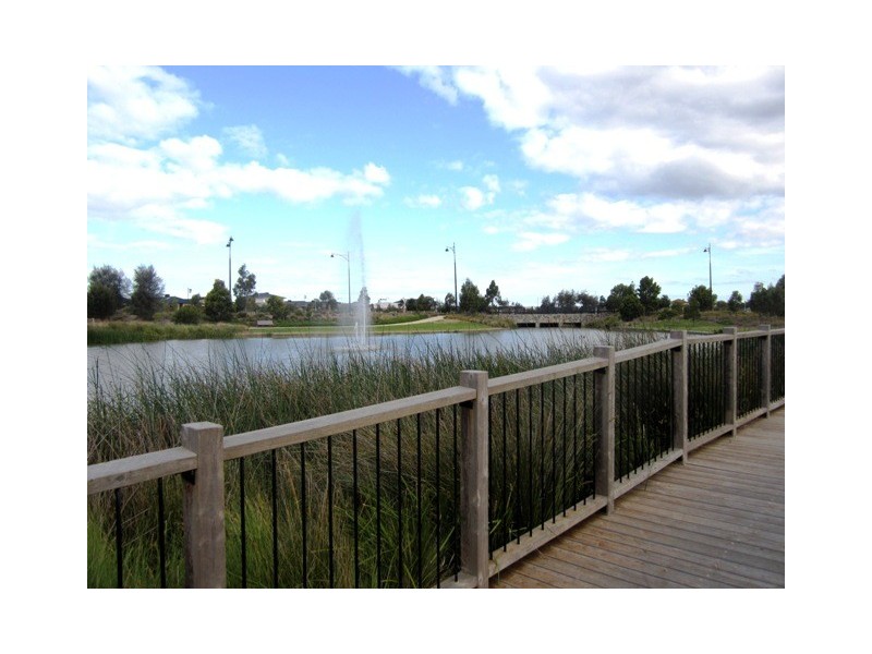 2 East Lakes Boulevard, Lara VIC 3212