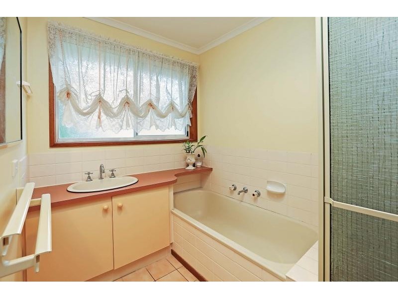 2/57 Forest Road South, Lara VIC 3212