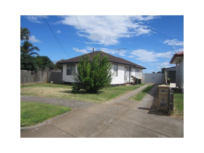 28 Centenary Crescent, Werribee VIC 3030