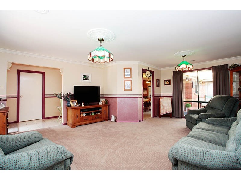 38 Wildflower Crescent, Hoppers Crossing VIC 3029