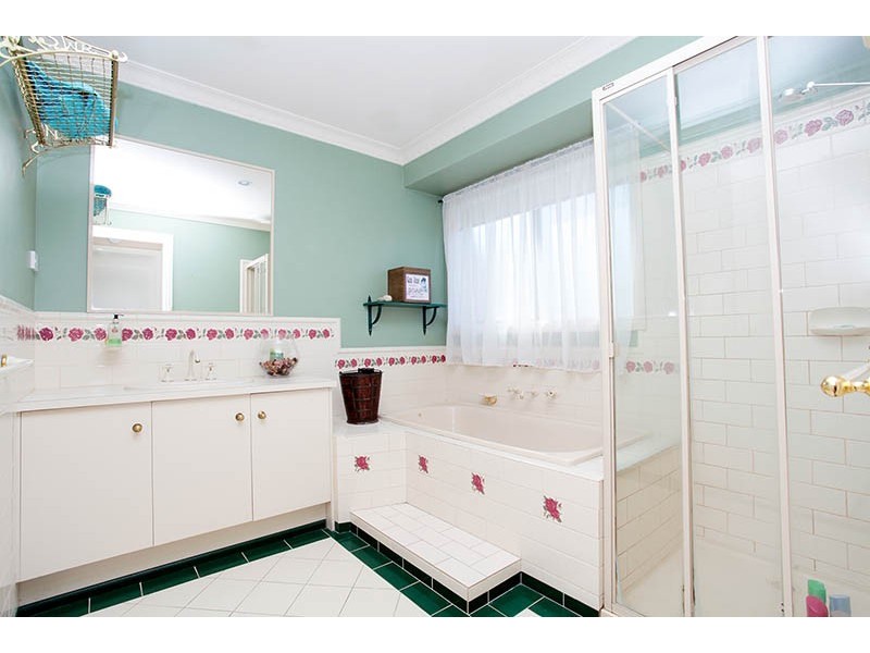 38 Wildflower Crescent, Hoppers Crossing VIC 3029