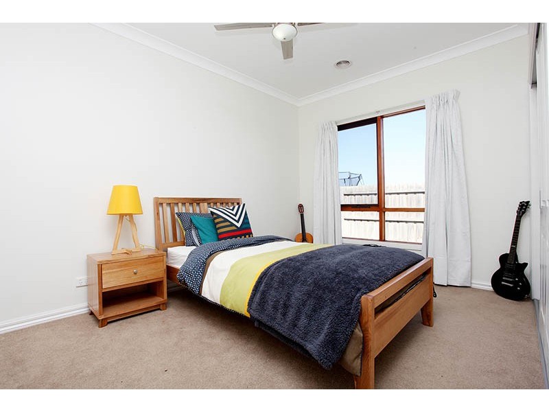 71 Country Gardens Drive, Lara VIC 3212